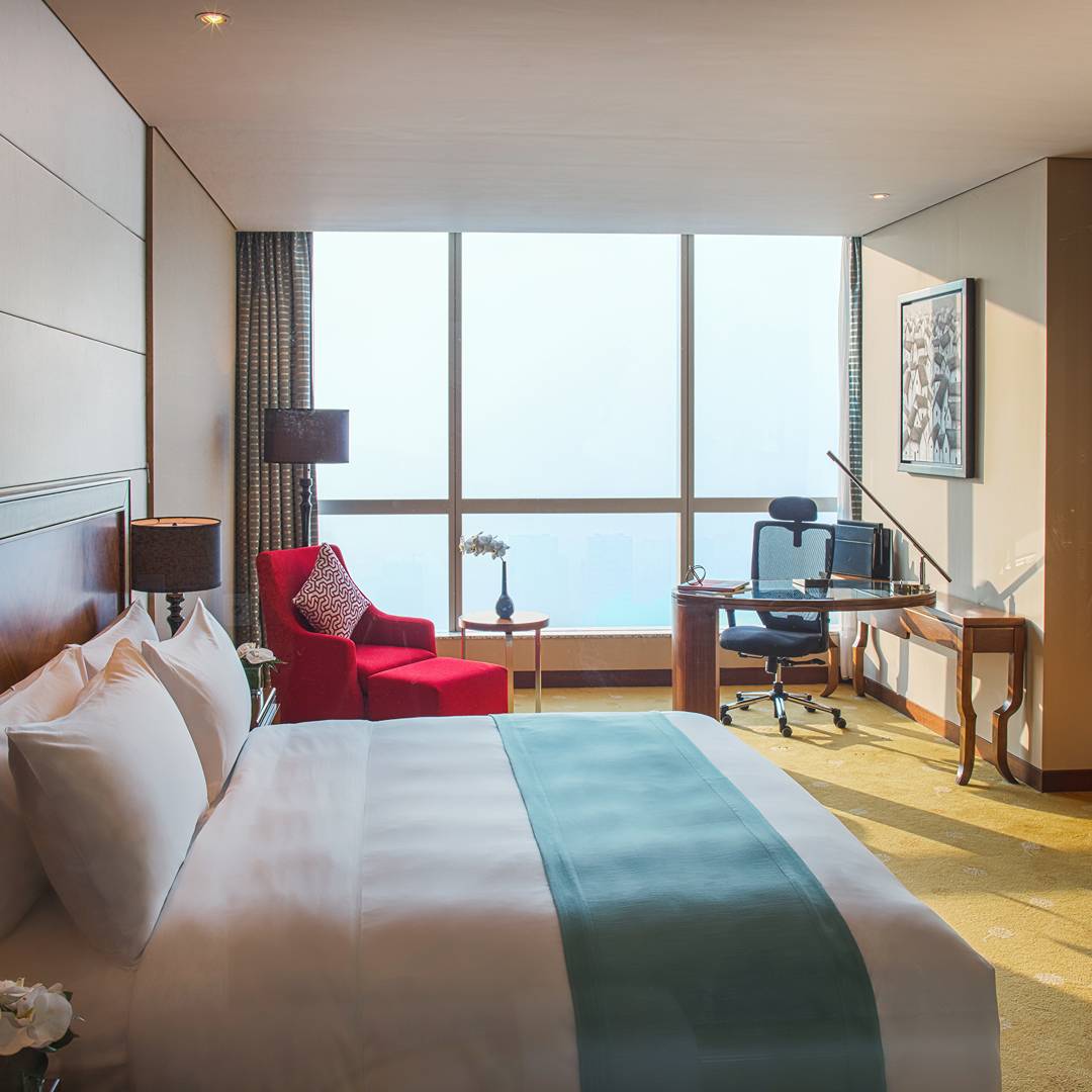 Phòng Premium tại intercontinental hanoi landmark72 khách sạn 5 sao với tiện nghi sang trọng và tầm nhìn toàn cành thành phố Hà Nội