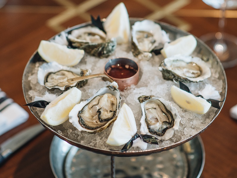 fresh oyster promotion at Hanoi hotel