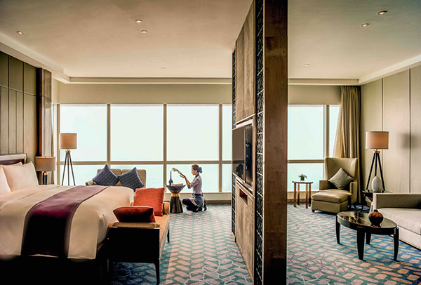 5-star hotel presidential suites Hanoi bedroom