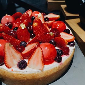 hotel buffet strawberry cake in Hanoi