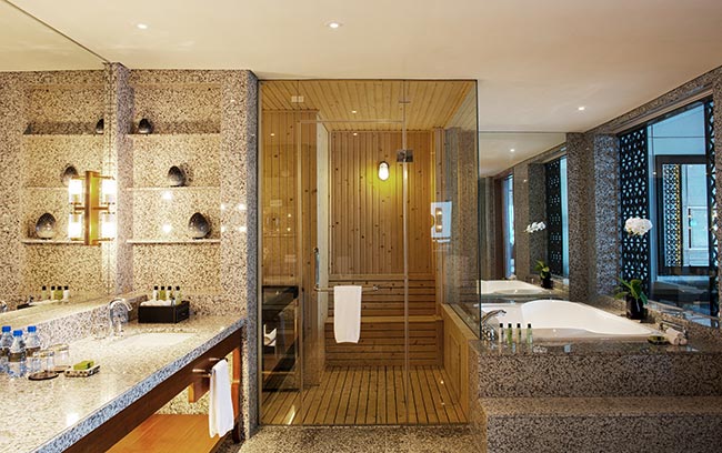 Hanoi luxury hotel spacious bathroom