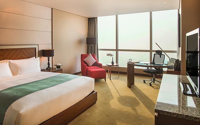 phòng ngủ khách sạn 5 sao sang trọng intercontinental hanoi landmark72 tại hà nội với tầm nhìn toàn cảnh thành phố