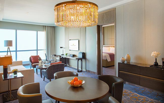 phòng suite sang trọng tại intercontinental hanoi landmark72 khách sạn 5 sao sang trọng tại hà nội với tầm nhìn toàn cảnh thành phố