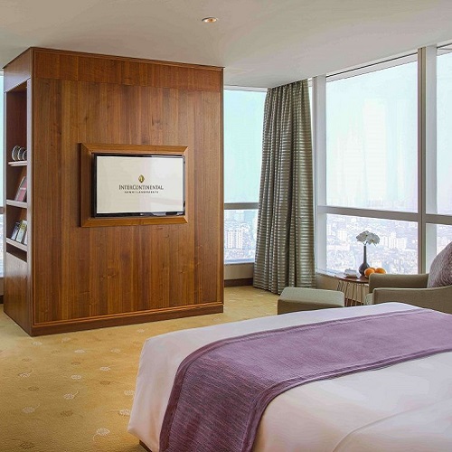 Phòng Corner Suite tại intercontinental hanoi landmark72 khách sạn 5 sao với tiện nghi sang trọng, đặc quyền Club InterContinental và tầm nhìn toàn cành thành phố Hà Nội